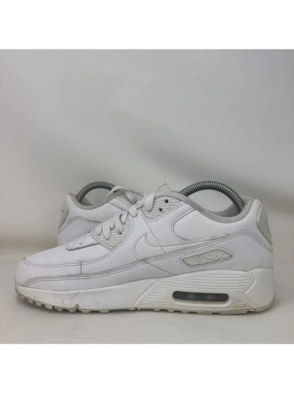 Nike Air Max 90 Shoes Triple White Size 7Y / Women’s Size 8.5